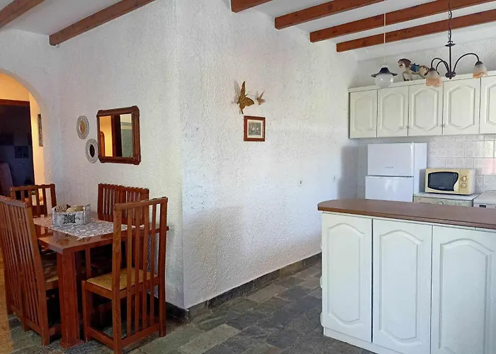 Pavlos Sofia Halikounas