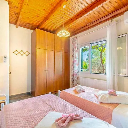 Pavlos Sofia Willa *